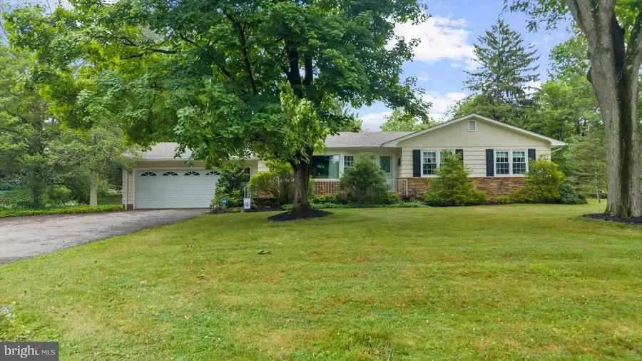 11 Meadowbrook Rd, Flemington, NJ 08822 - #2