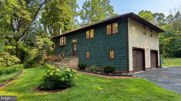 32 Gravel Hill Rd, ASBURY, NJ 08802