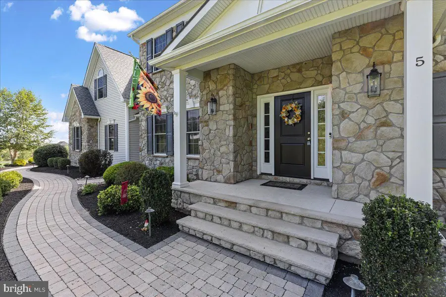 5 Thames Ln, Flemington, NJ 08822 - #3