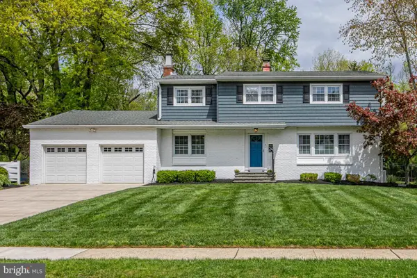 24 Stonicker Dr, LAWRENCE TOWNSHIP, NJ 08648