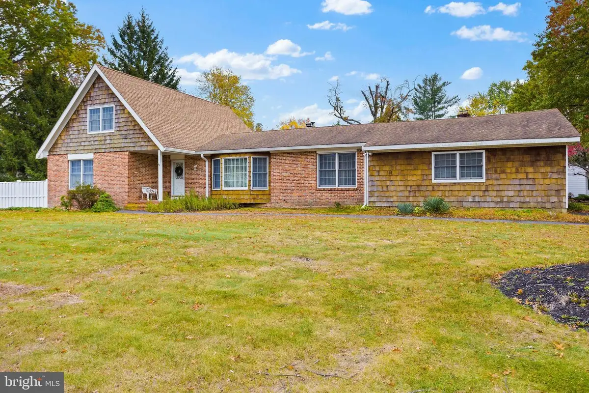 1 Hawk Dr, Princeton Junction, NJ 08550 - Image #1