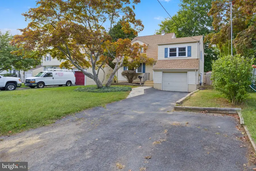 136 Palmer Ln, Ewing Township, NJ 08618 - Image #3
