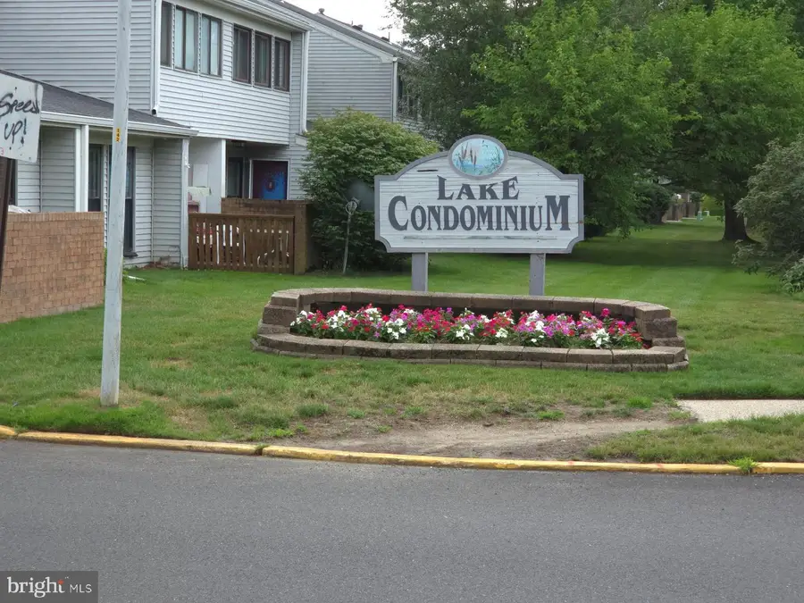 9-j Dennison Dr, East Windsor, NJ 08520 - #2