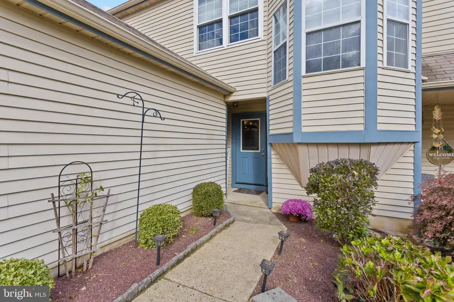 37 Willow Bend Dr, Hamilton Township, NJ 08690 - Image #3