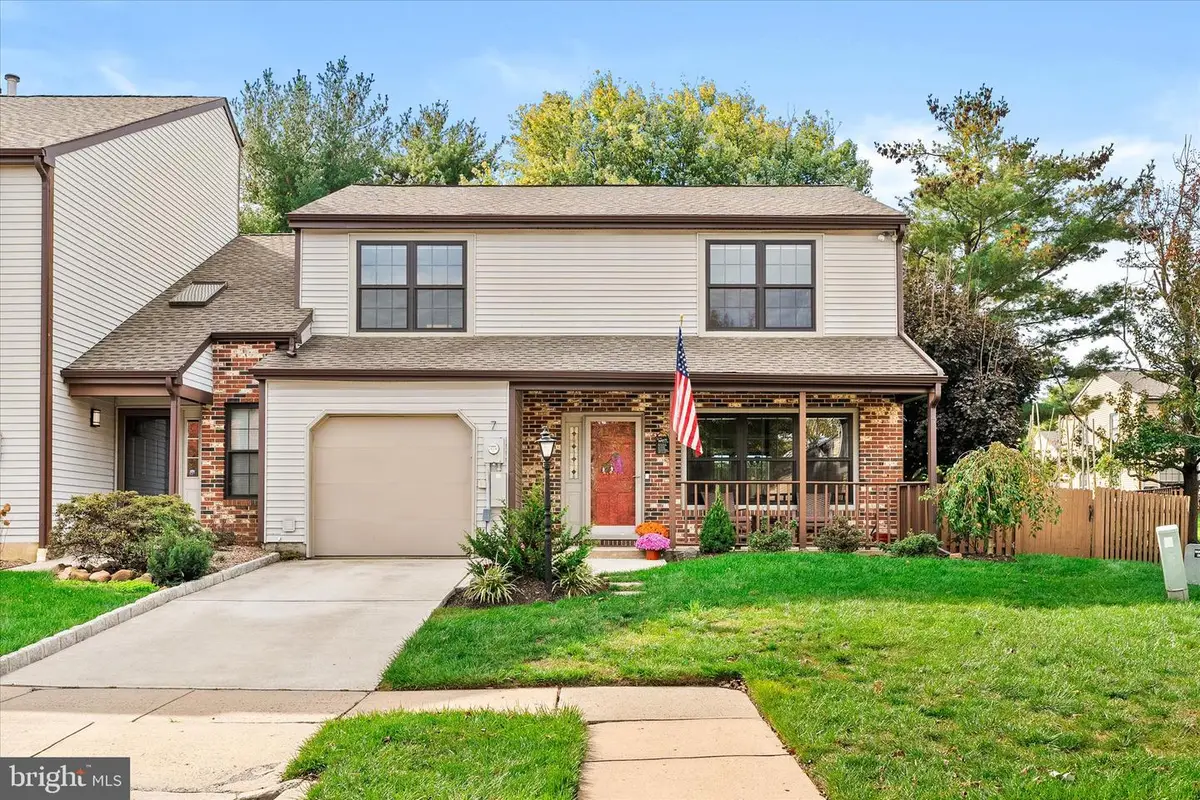 7 Gail Ct, Robbinsville, NJ 08691 - Image #1