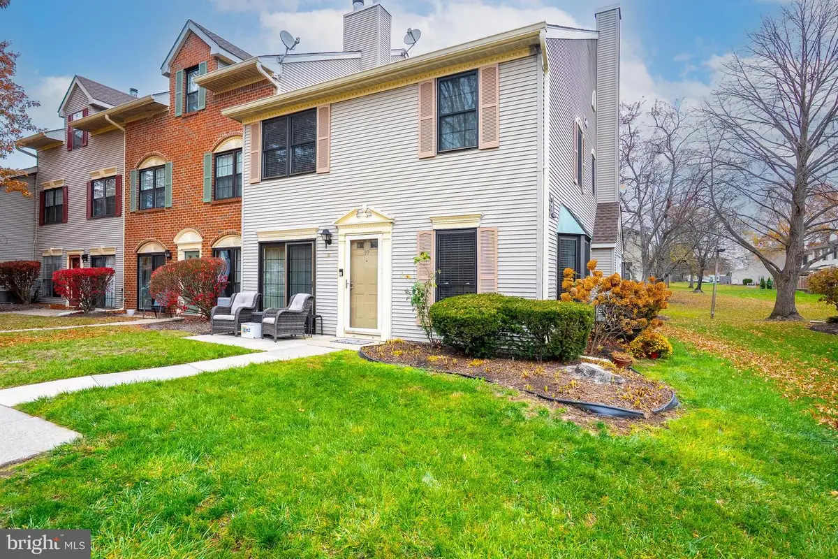 27 Drewes Ct, Lawrenceville, NJ 08648 - Image #1