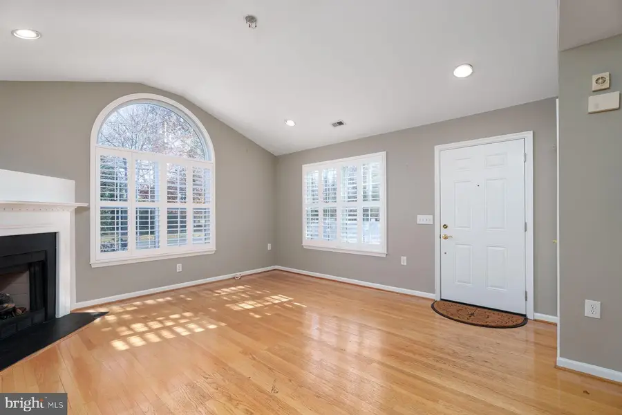 131 Point Ct, Lawrence Township, NJ 08648 - Image #3