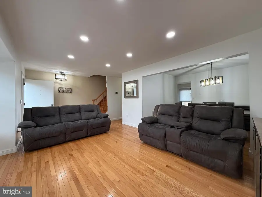 542 Fairfield Rd, East Windsor, NJ 08520 - Image #3