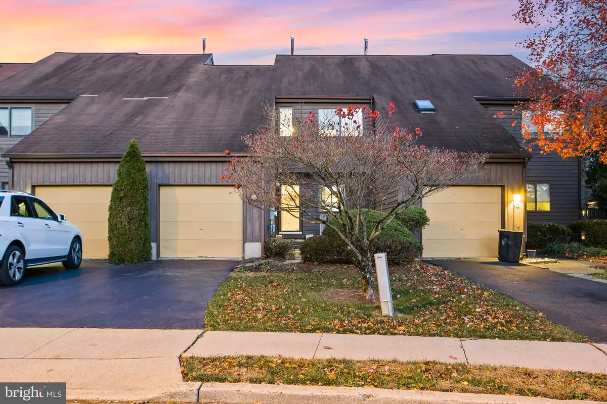 12 Jacob Ct, Ewing Township, NJ 08628 - Image #1