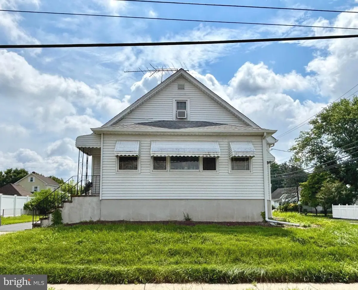 374 Sandalwood Ave, Hamilton Township, NJ 08619 - Image #1