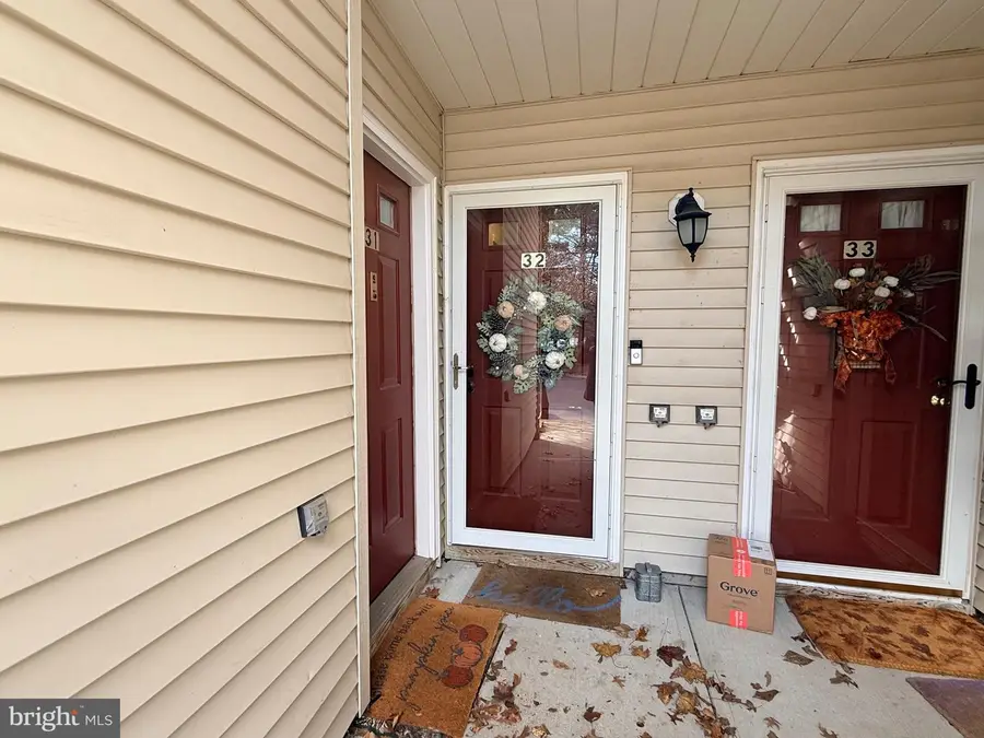 32 Juniper Ct, Lawrenceville, NJ 08648 - Image #2