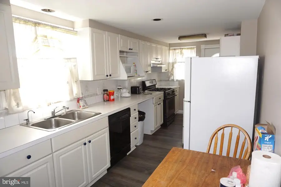 327 Woodland St, Trenton, NJ 08610 - Image #2