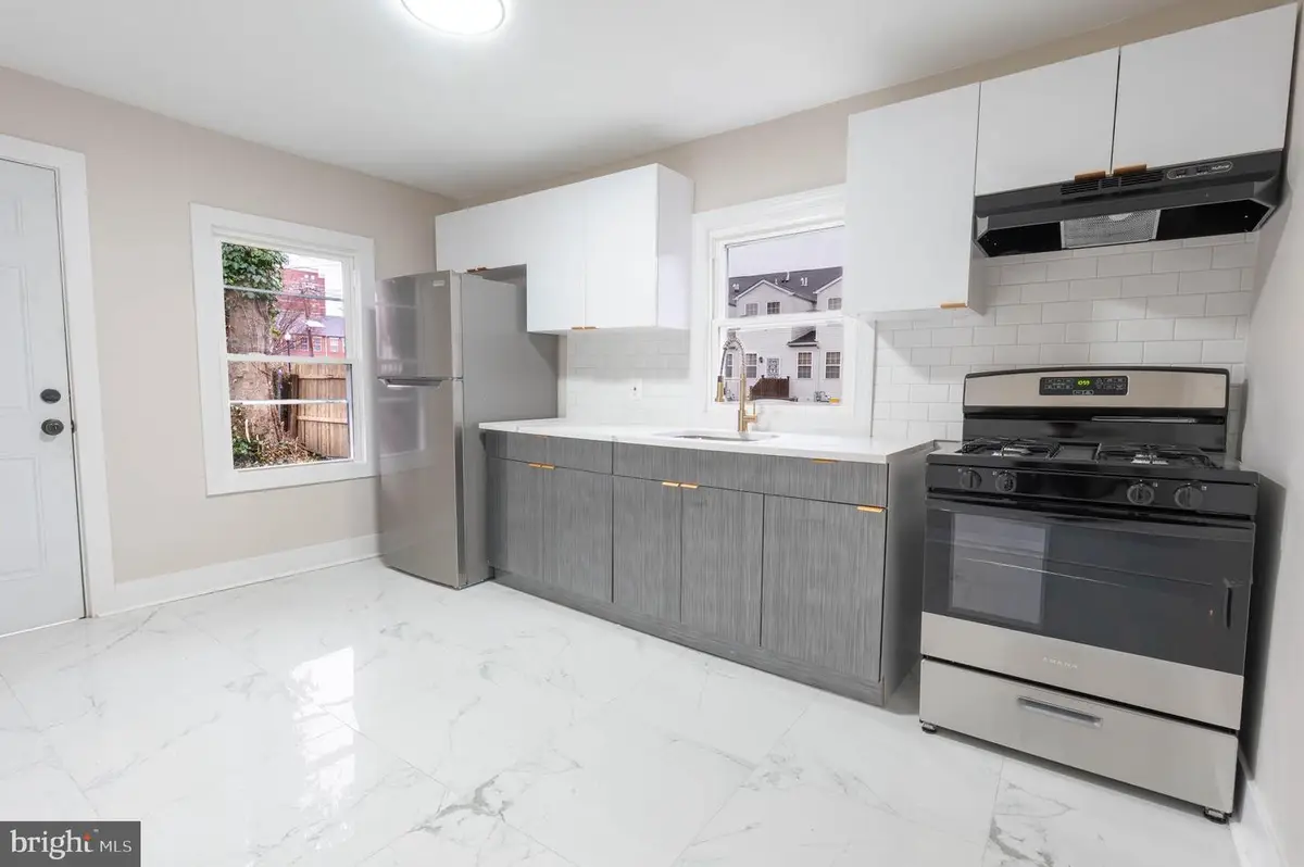 20 Spring St, Trenton, NJ 08618 - Image #1