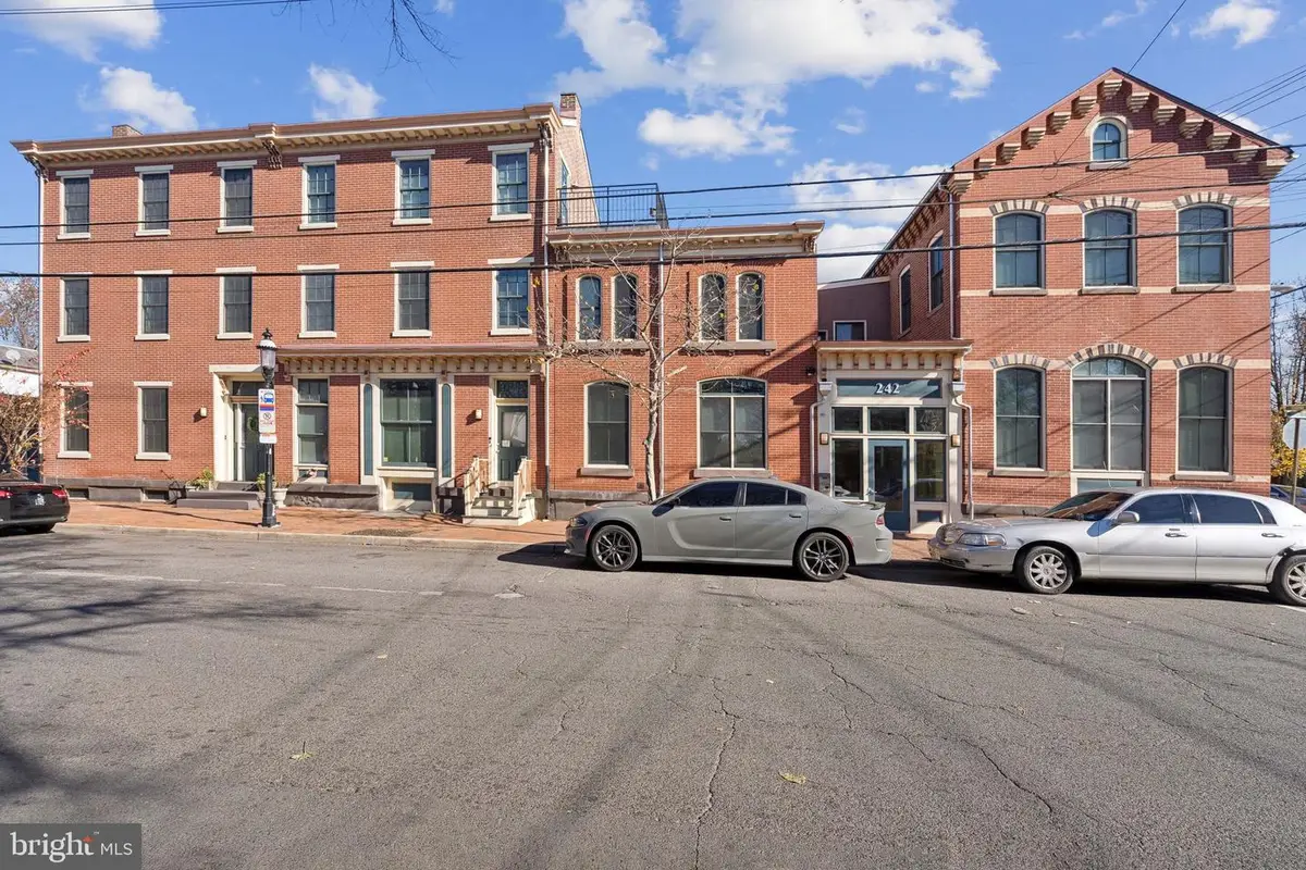 242 Centre St #4, Trenton, NJ 08611 - Image #1