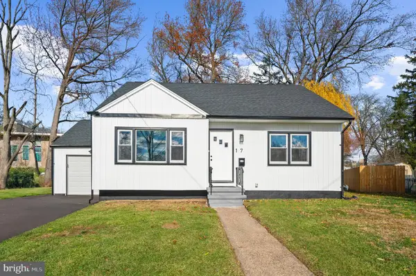 17 Ranchwood Dr, EWING, NJ 08618