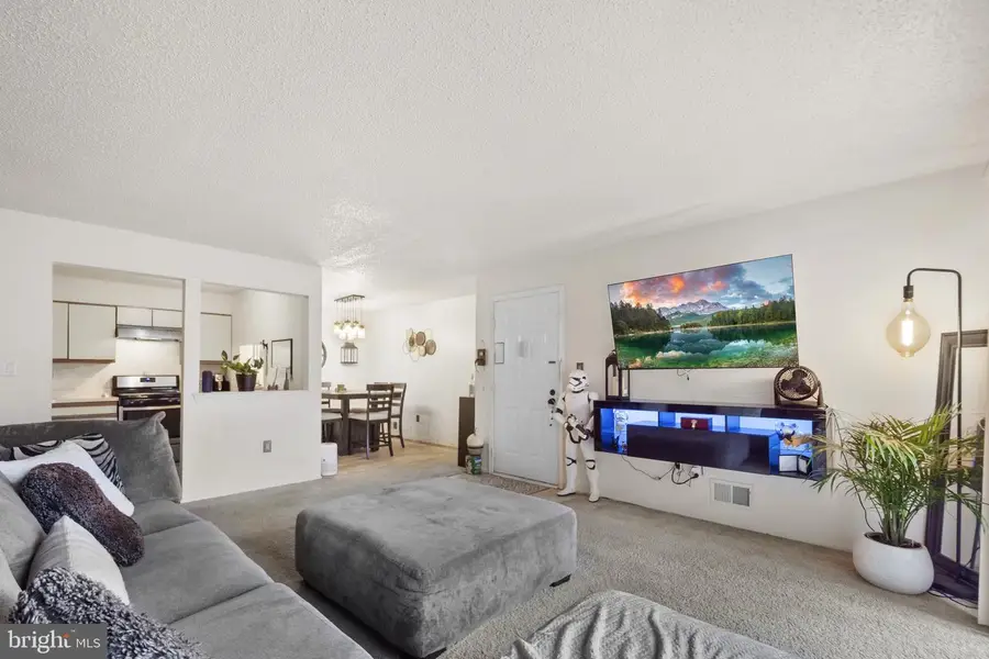 65 Mulberry Ct, Hamilton, NJ 08619 - Image #2