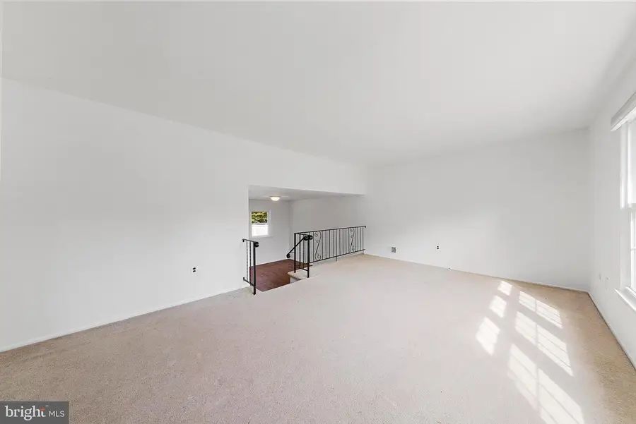 52 Colleen Cir, Ewing Township, NJ 08638 - Image #3