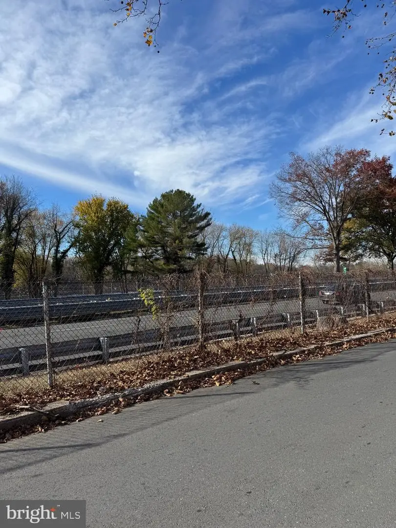 506 Riverside Ave, Trenton, NJ 08618 - Image #2