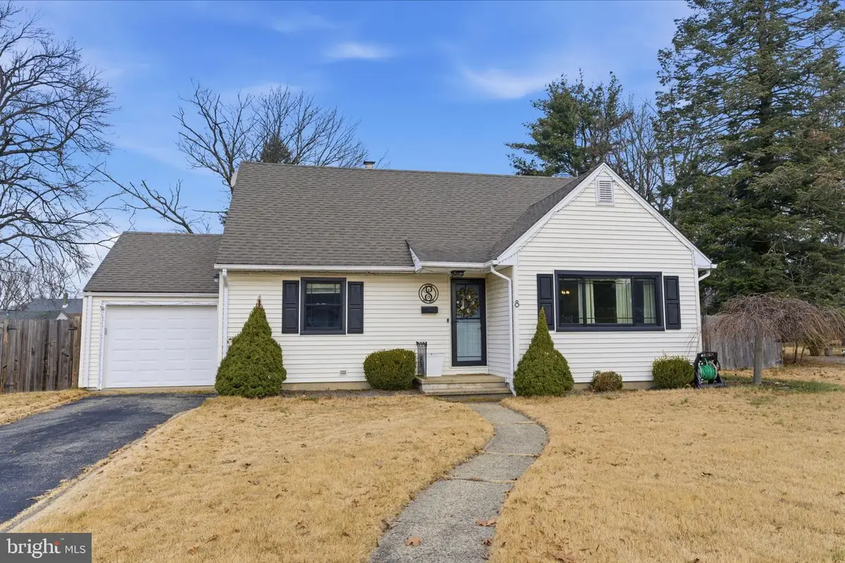 8 Samantha Lane, Hamilton, NJ 08619 - Image #1