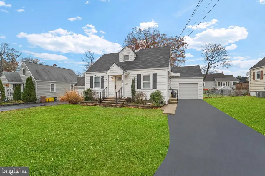 643 Concord Cir, Ewing Township, NJ 08618 - Image #2