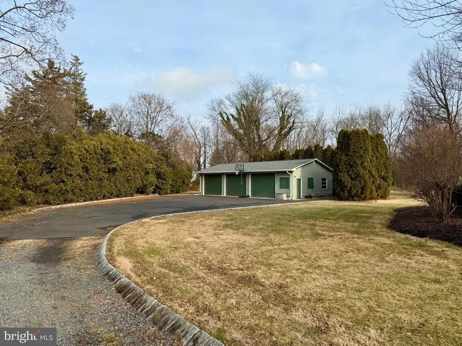114 Corrine Dr, Pennington, NJ 08534 - Image #3