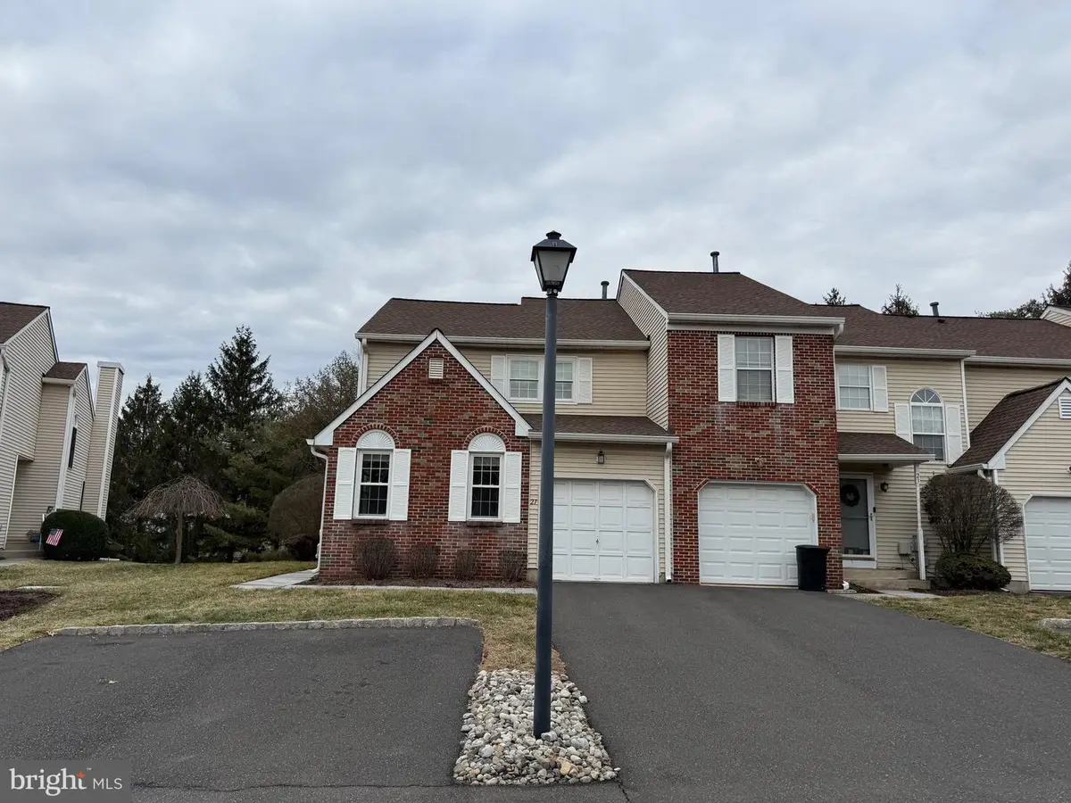 21 Pioneer Ct, Ewing, NJ 08628 - #1