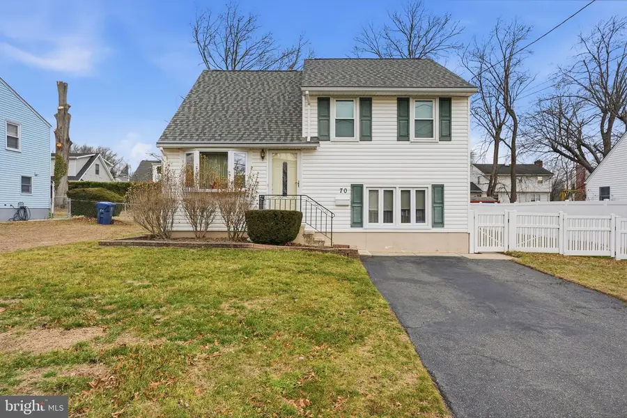 70 Smithfield Ave, Lawrence, NJ 08648 - Image #2