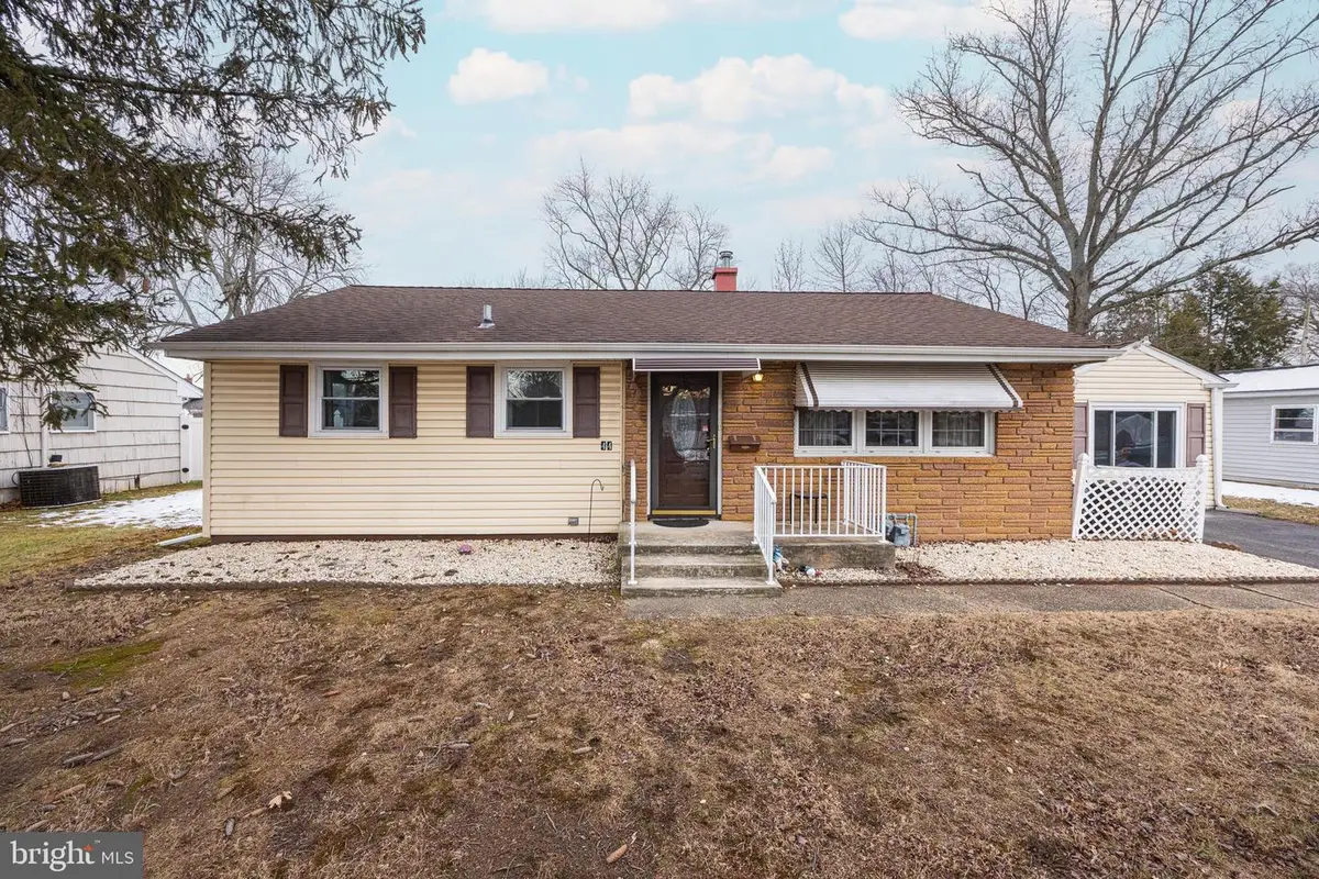 44 Matthew Dr, Hamilton, NJ 08690 - Image #1