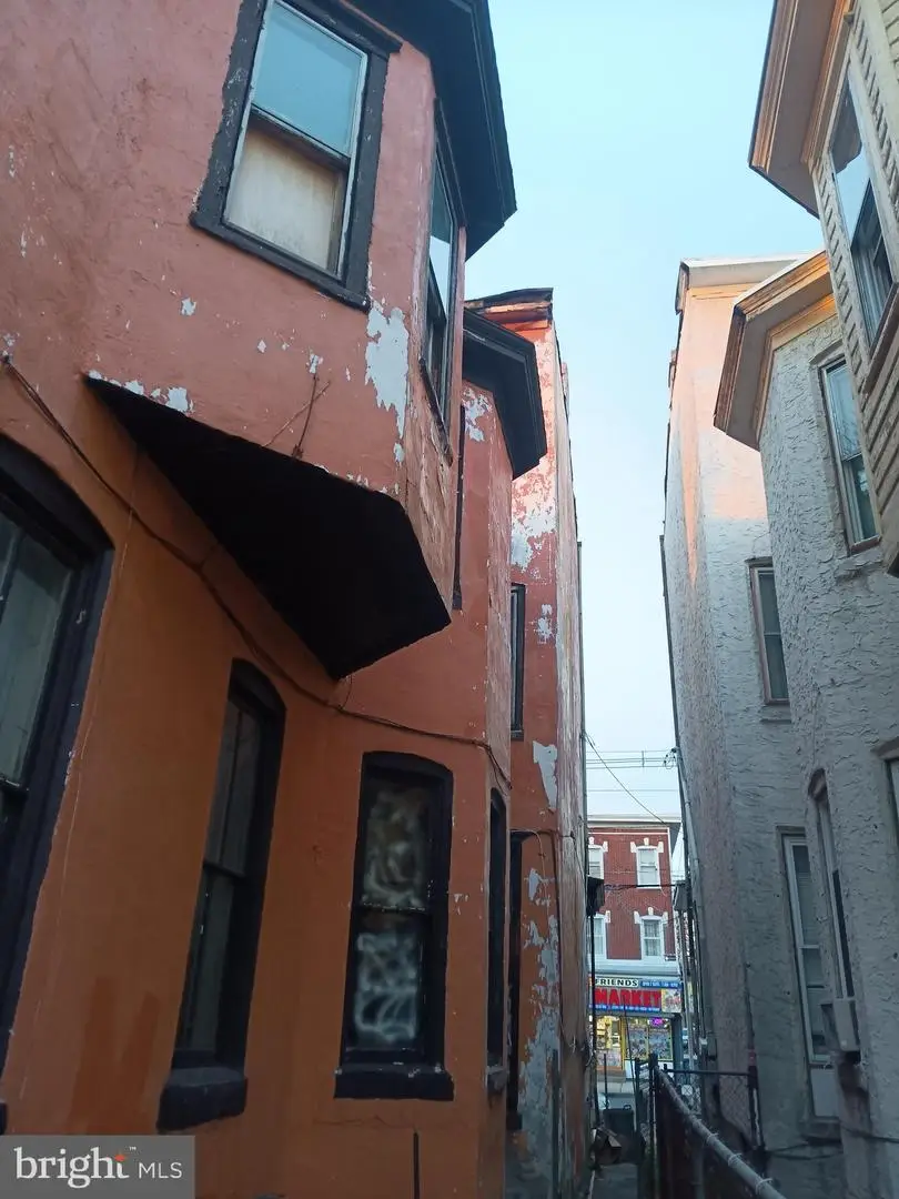 277 Spring St, Trenton, NJ 08618 - Image #2