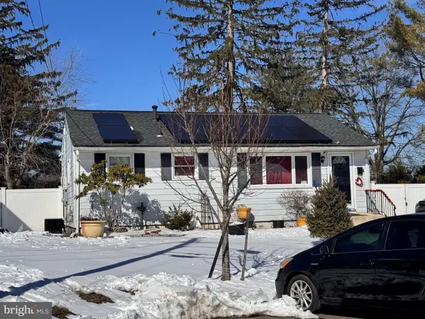 4 Rocky Brook Ct, HIGHTSTOWN, NJ 08520