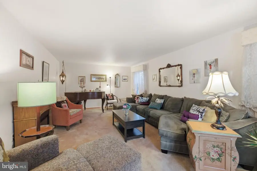 20 E Darrah Ln, Lawrence, NJ 08648 - #3