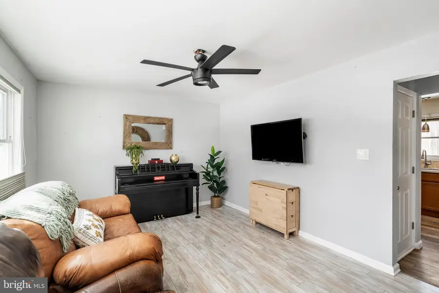 24 Soloff Dr, Hamilton, NJ 08610 - #3