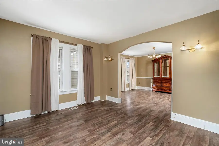 81 Elizabeth Ave, Hamilton, NJ 08610 - #2