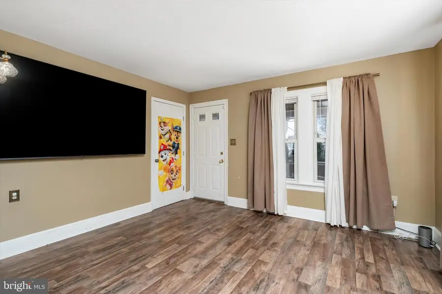 81 Elizabeth Ave, Hamilton, NJ 08610 - #3