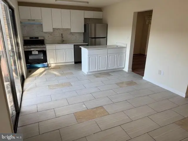 419 Kellington Dr, East Windsor, NJ 08520 - #3