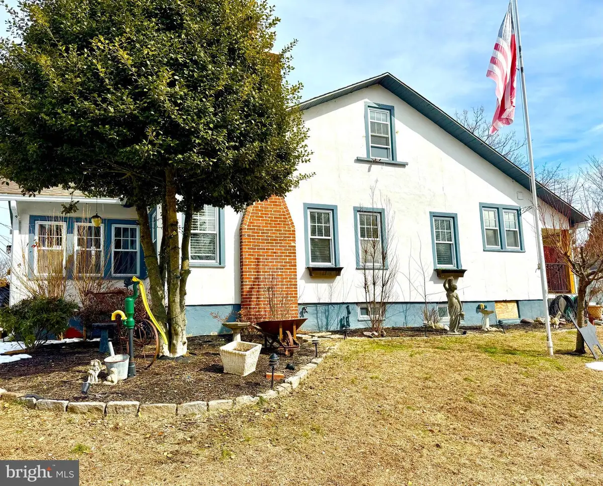 35 Lafayette Ave, Titusville, NJ 08560 - #1