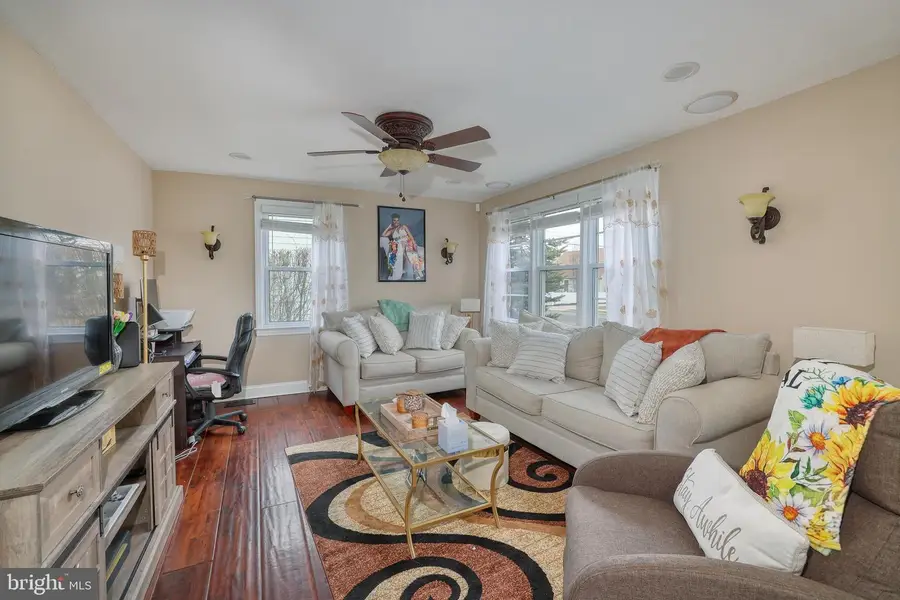 12 Grace, Hamilton, NJ 08610 - #3