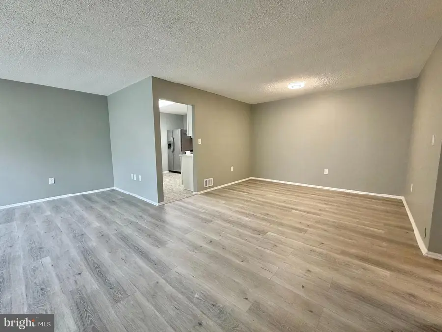 44 Cheverny Ct, Hamilton, NJ 08619 - #3