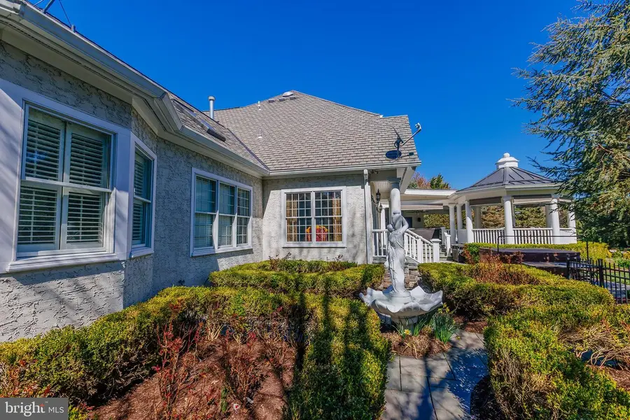 6 Brookside Dr, Titusville, NJ 08560 - #3