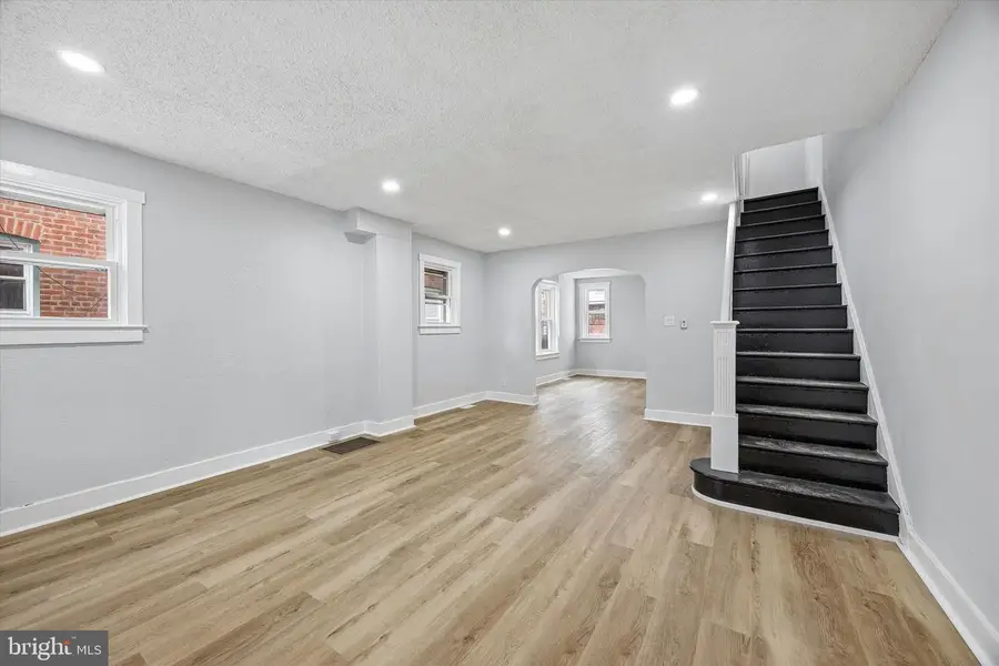 42 Laurel Ave, Trenton, NJ 08618 - #2