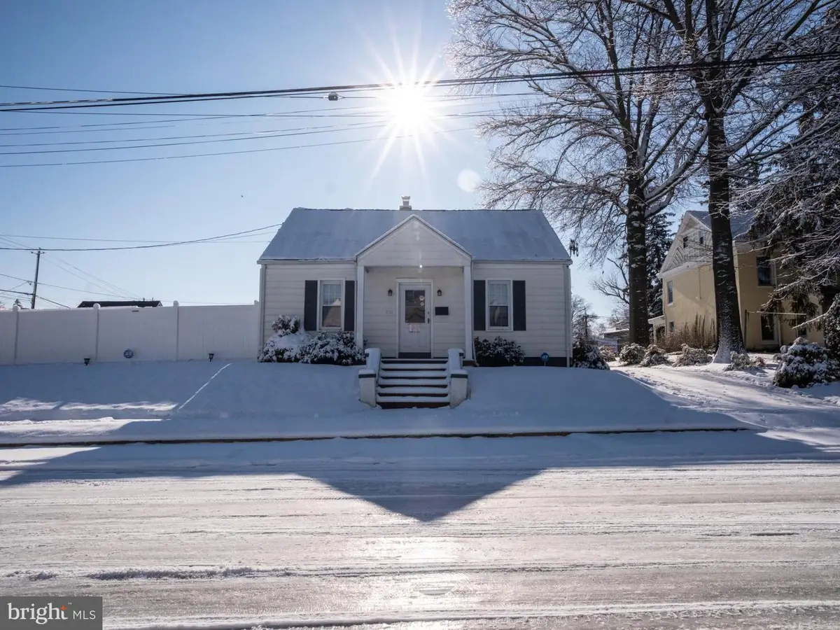 551 Hobart Ave, Hamilton, NJ 08629 - #1