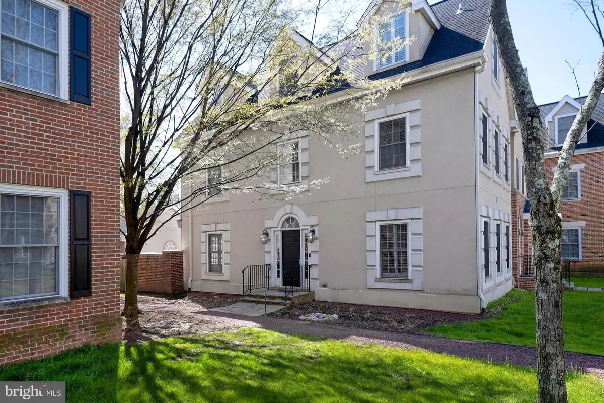3 Governors Ln, Princeton, NJ 08540 - #1