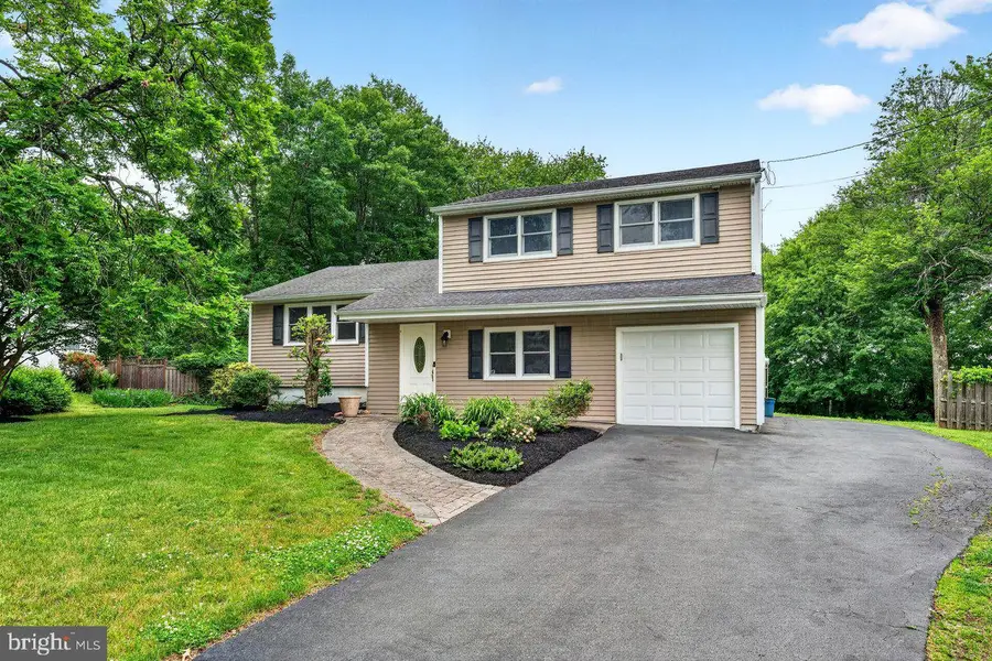 14 Windsor Dr, Princeton Junction, NJ 08550 - #3