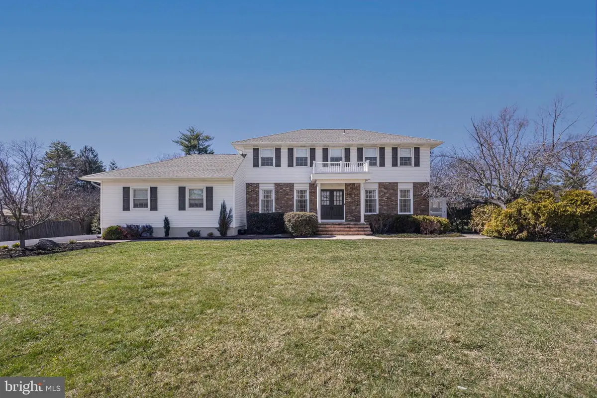 9 Larkspur Ln, Lawrence, NJ 08648 - #1