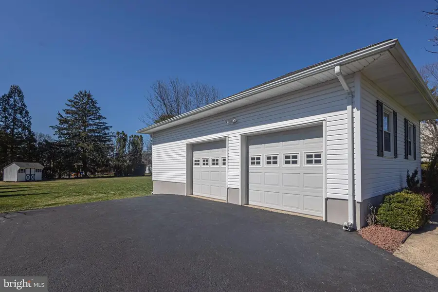 9 Larkspur Ln, Lawrence, NJ 08648 - #3