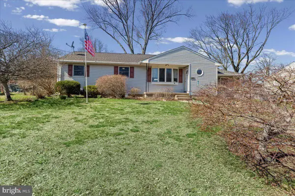 20 Running Brook Rd, EWING, NJ 08638