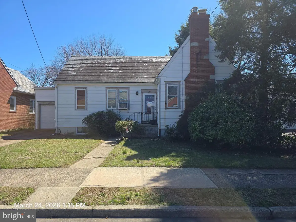517 E Brown St, Hamilton, NJ 08610 - #1