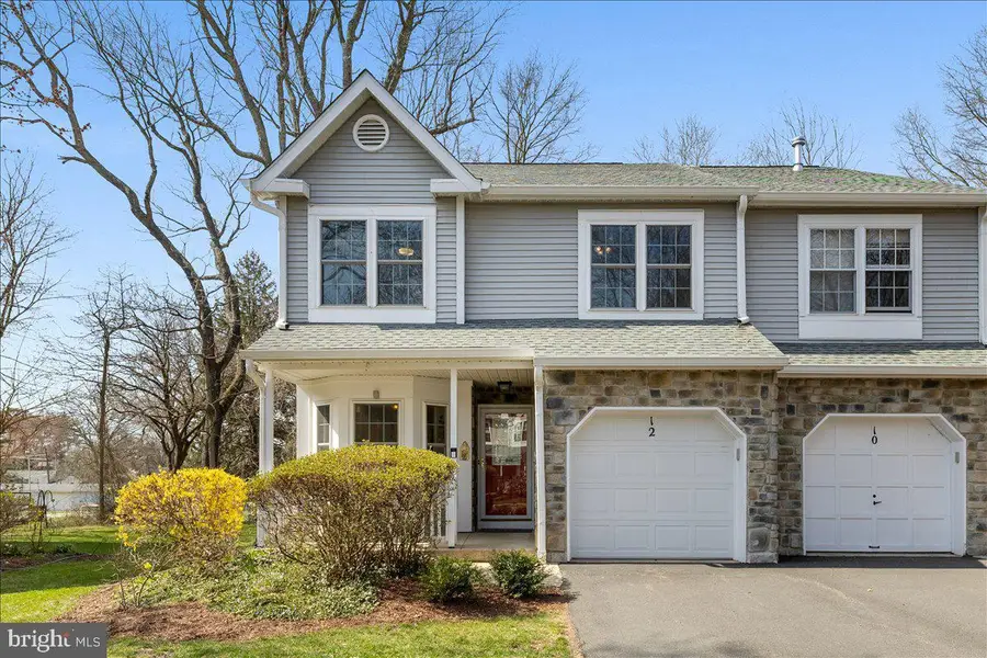 12 Stonerise Dr, Lawrence, NJ 08648 - #2