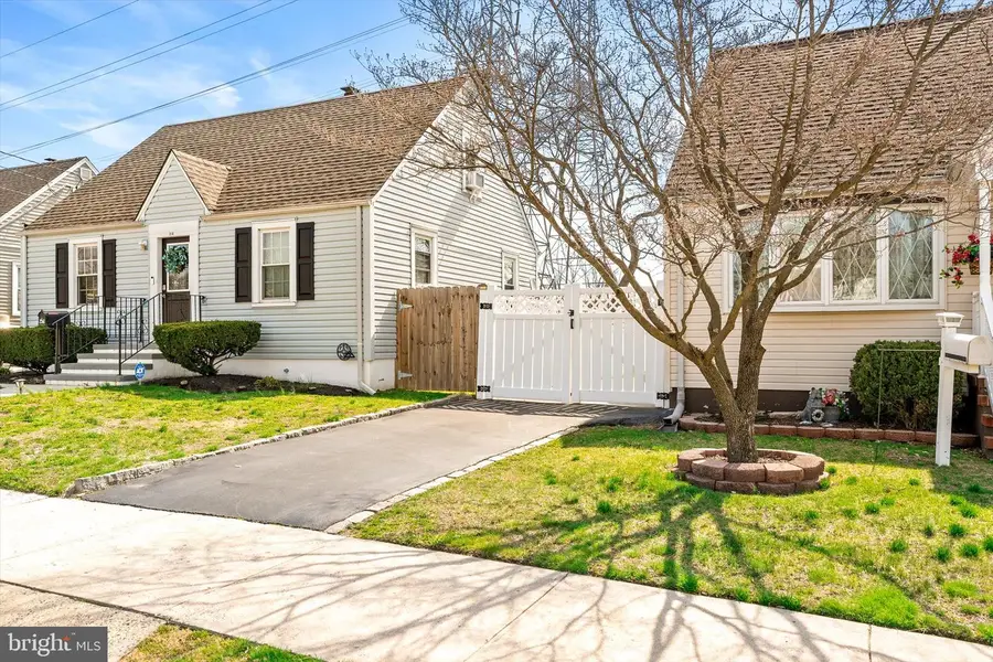 250 Edward Ave, Hamilton, NJ 08610 - #2