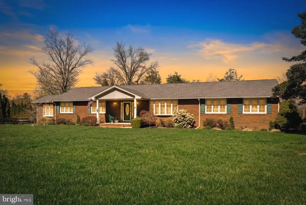 6 Stanley Dr, Robbinsville, NJ 08691 - #1